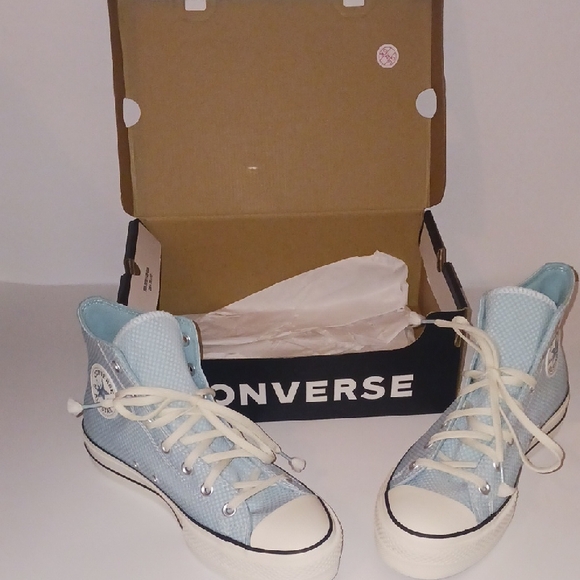 Converse Women's Blue Sneakers - Size 9.5 - Picture 2 of 8